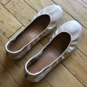 Tieks nude patent sz 7